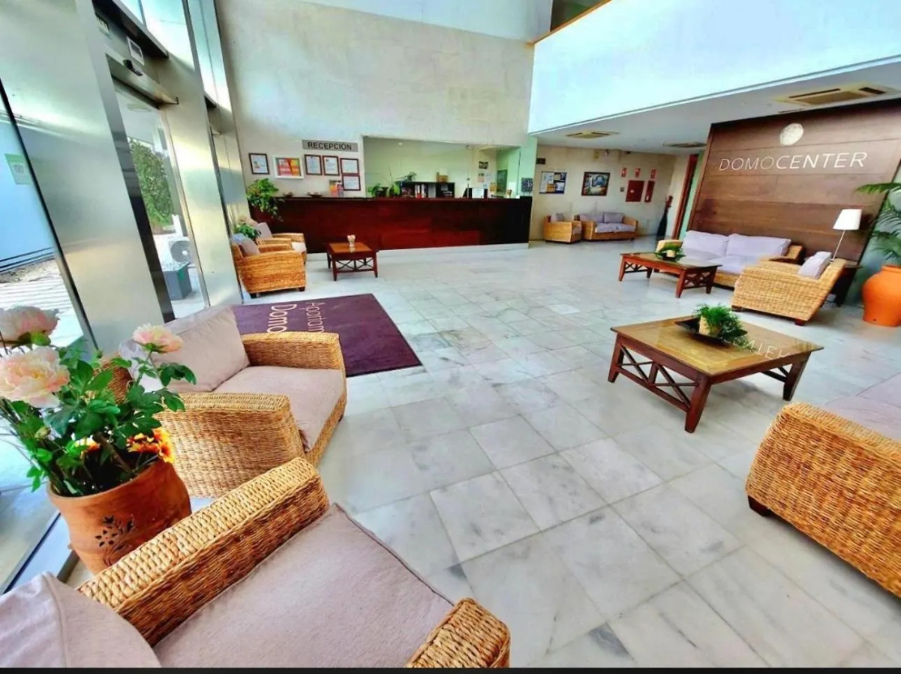 Aparthome Domocenter Bormujos Spain