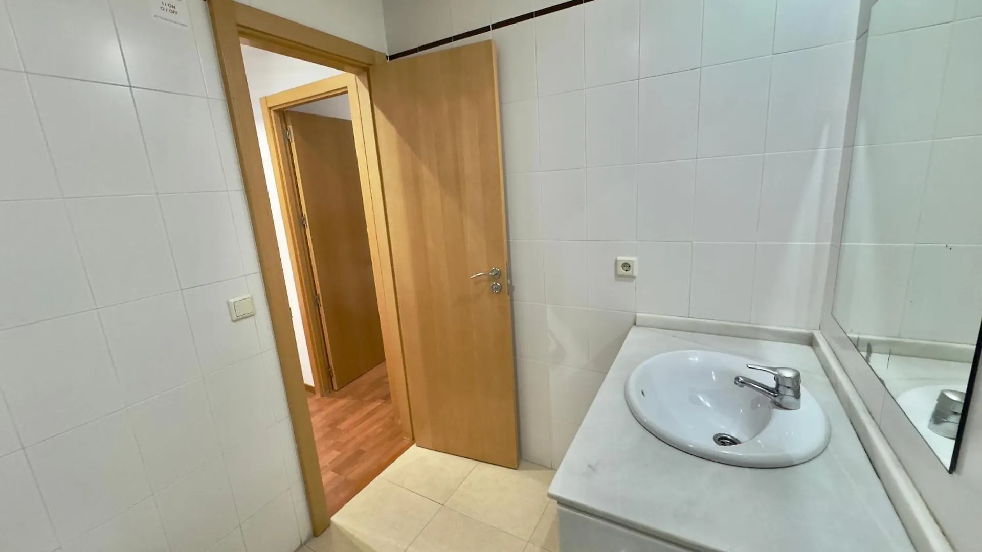 Aparthome Domocenter Bormujos 0*,  Spain